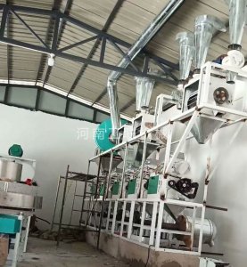 云南四組面粉機(jī)按裝現(xiàn)場