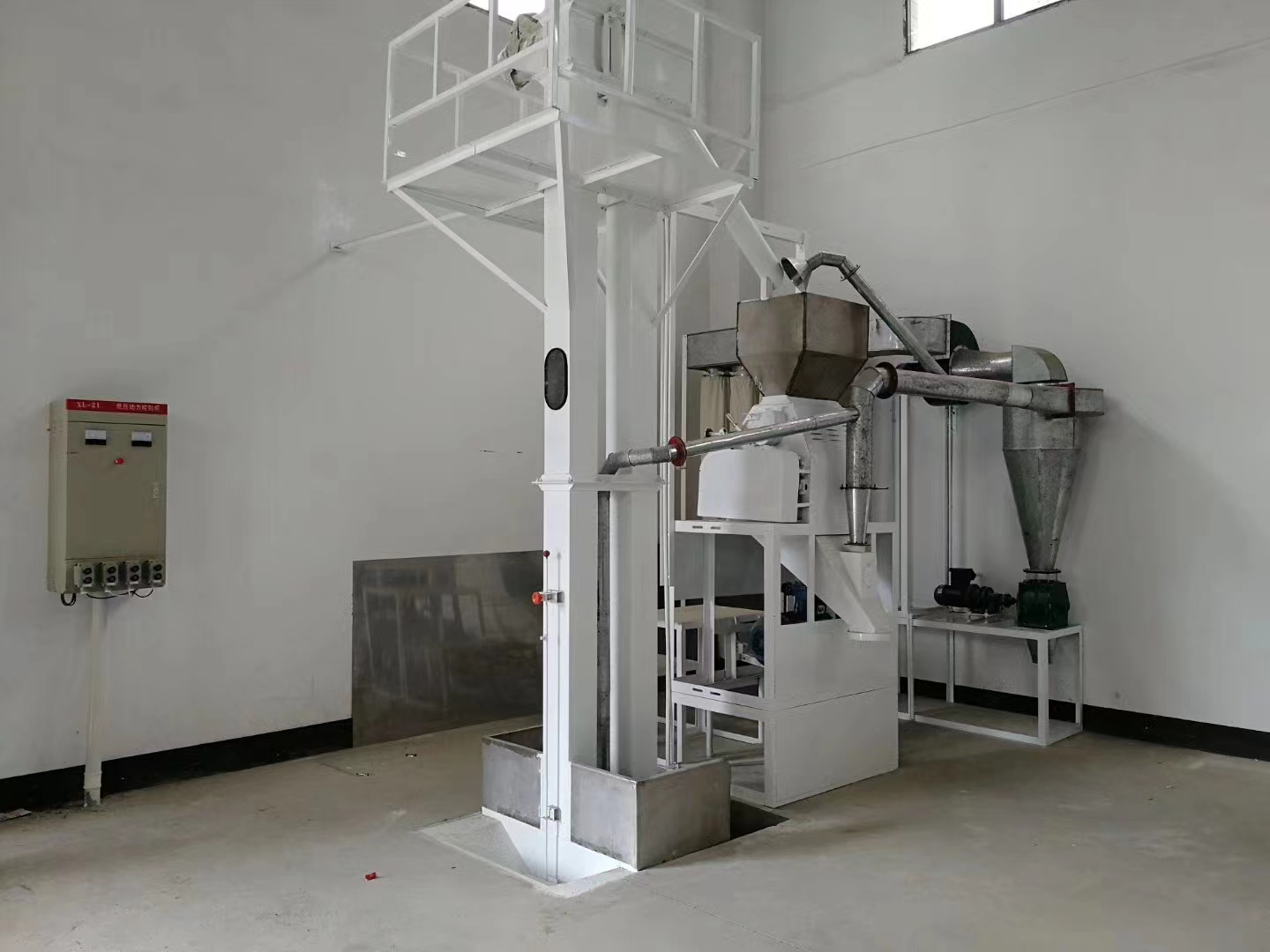 酒廠曲磚粉碎機廠家：新型曲塊粉碎除塵流程